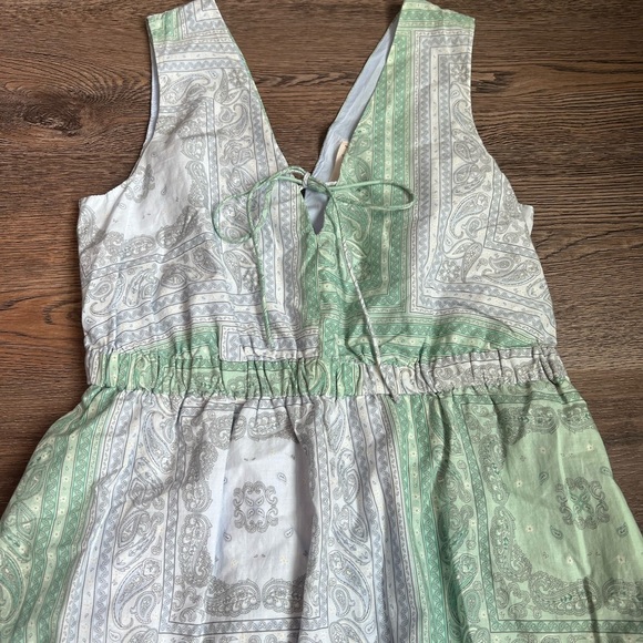 Universal Thread Green and White Paisley Maxi Dress - Picture 4 of 6